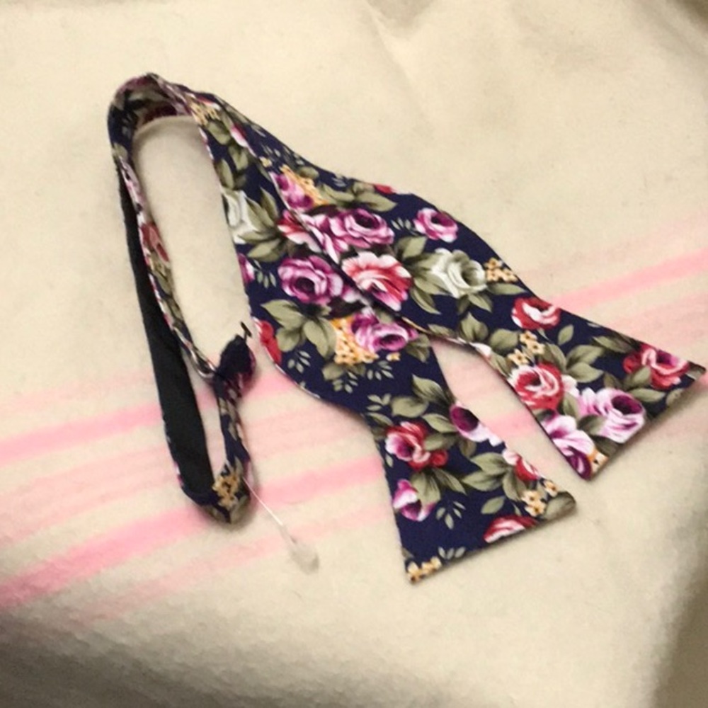 Unisex Bow Tie Floral